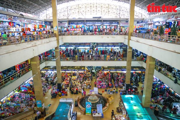 Chợ Đồng Xuân địa điểm tham quan mua sắm ở Hà Nội