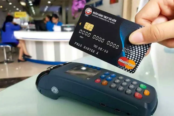 Hạn chế sử dụng thẻ tín dụng để tránh các khoản lãi suất bội chi