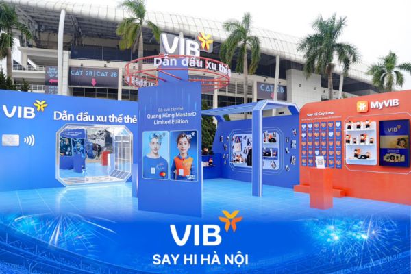 Gian hàng trưng bày các sản phẩm của VIB gắn liền với Anh Trai "Say Hi" tại các concert