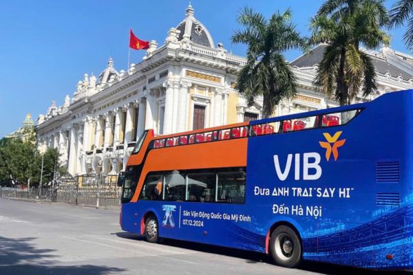 VIB Bus cùng các Anh Trai giao lưu với fan 