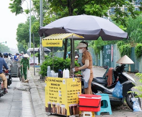 Bán đồ uống take-away cũng chỉ cần một xe đẩy đơn giản là đủ